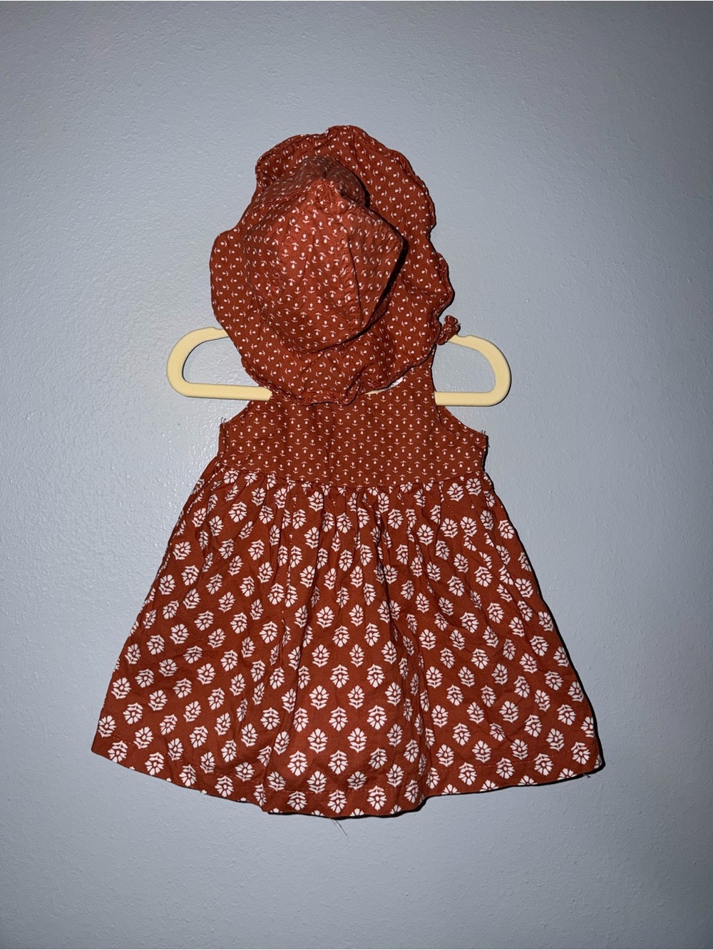 Carters girls dress and hat combo